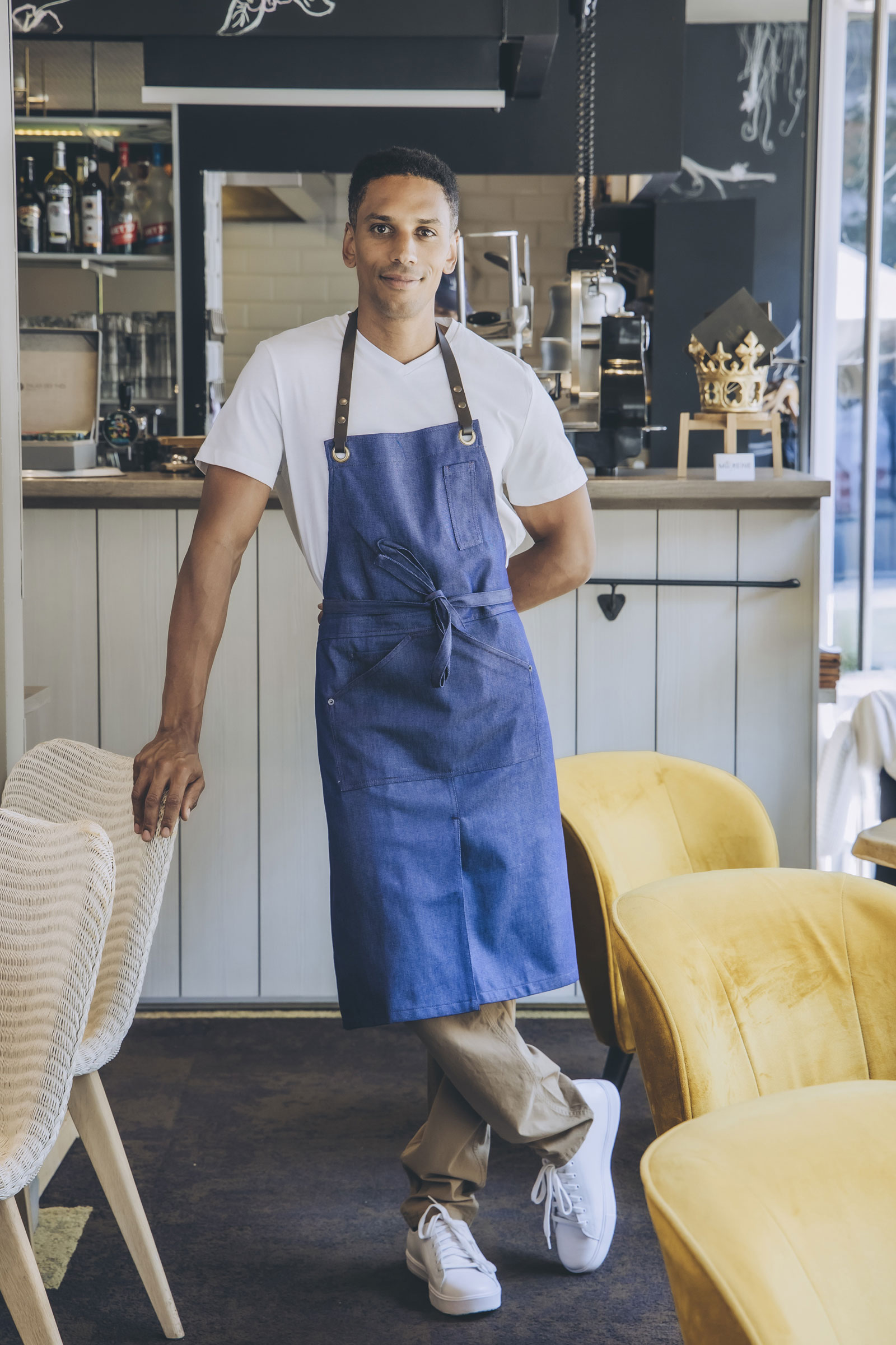 DENIM APRON WITH BIB l BENJY l BLUE